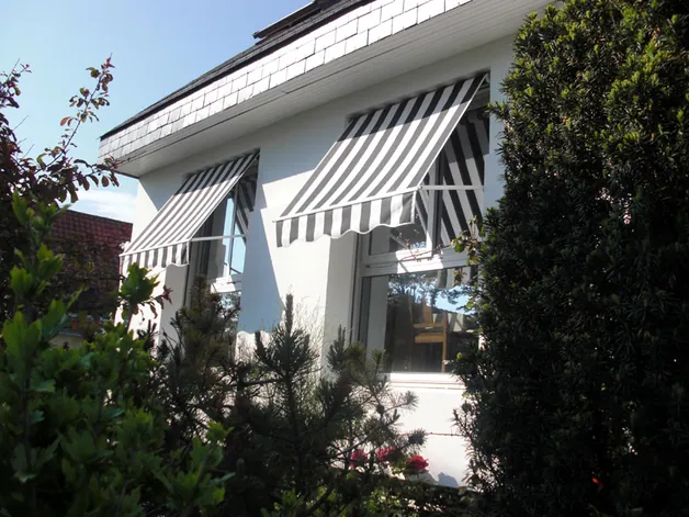 Store Bannette posé par Guerini Renov – vue 3